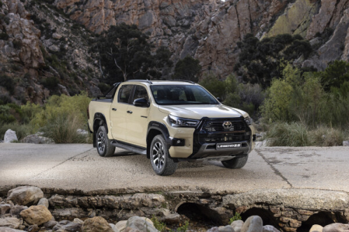 ◆ Smooth Ace tha Hooligan - Revolution 55 YEARS. ONE LEGEND. ONE HILUX | McCarthy.co.za