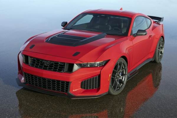 RACE-BRED STREET CRED: FORD MUSTANG DARK HORSE SC FROM FORD RACING